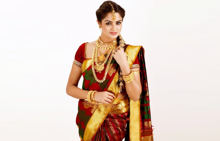Why Are Designer Sarees So Adorable and Loved by All Women?